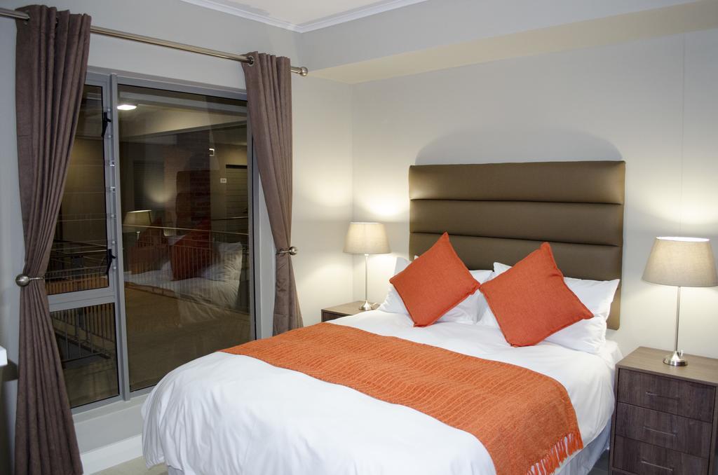Mayfair Luxury Apartments เคปทาวน์ ภายนอก รูปภาพ
